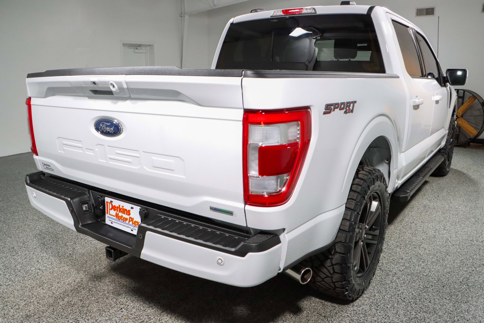 Used 2022 Ford F150 Lariat w/ Equipment Group 502A High image 8