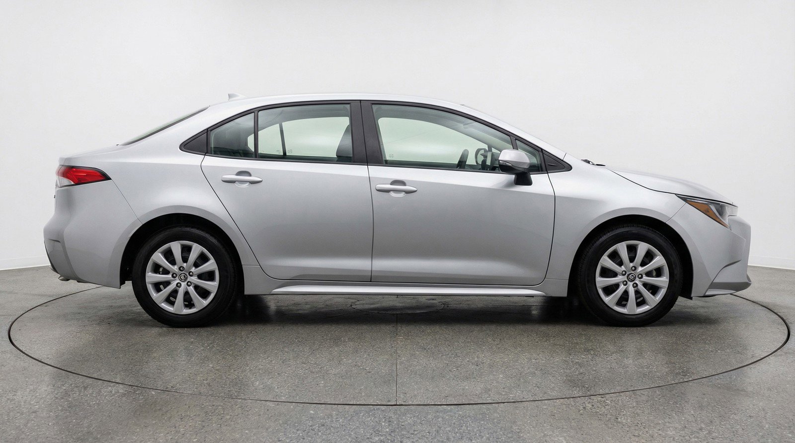 Used 2025 Toyota Corolla LE FWD image 11