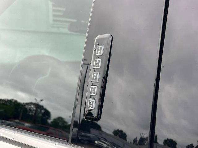 Used 2024 Ford F250 Limited w/ FX4 Off-Road Package AWD/4WD image 12