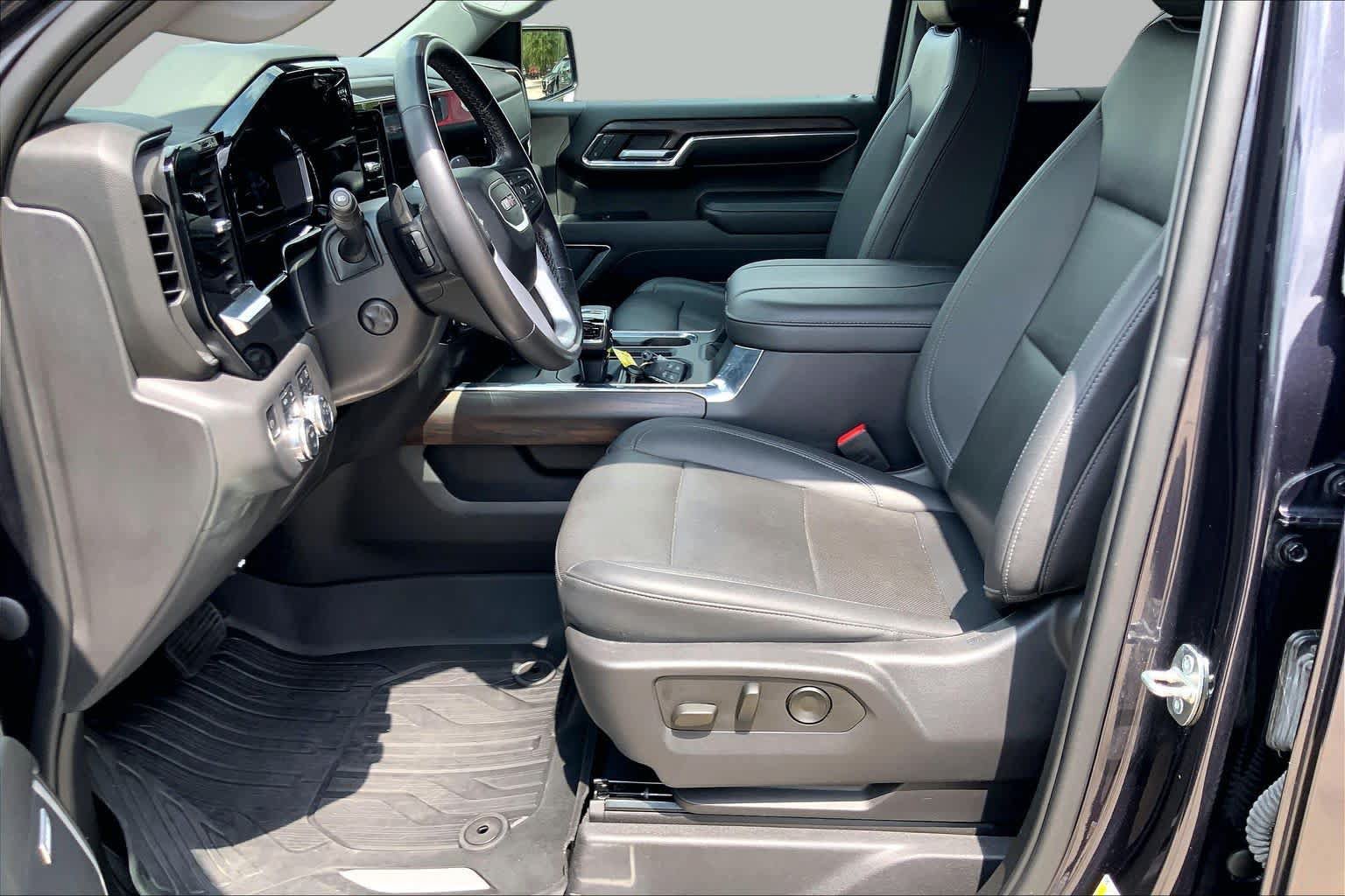 Used 2023 GMC Sierra 1500 SLT AWD/4WD image 8