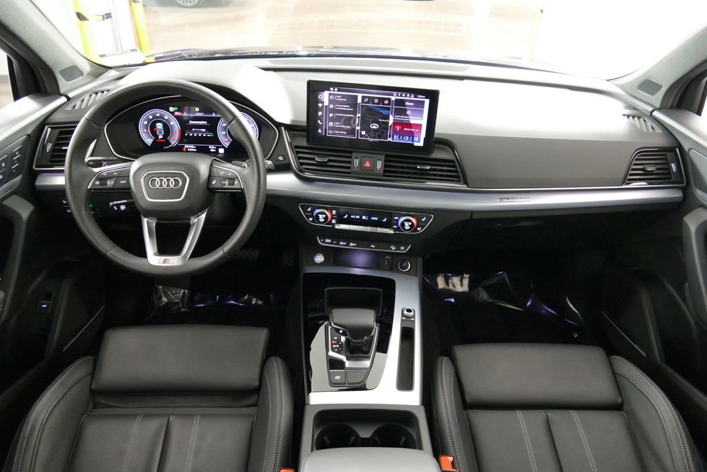 Certified 2025 Audi Q5 2.0T Premium Plus image 9