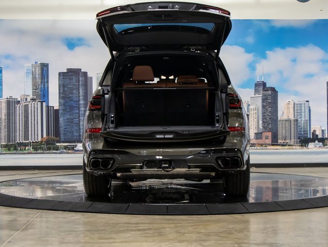 New 2026 BMW X7 M60i image 12