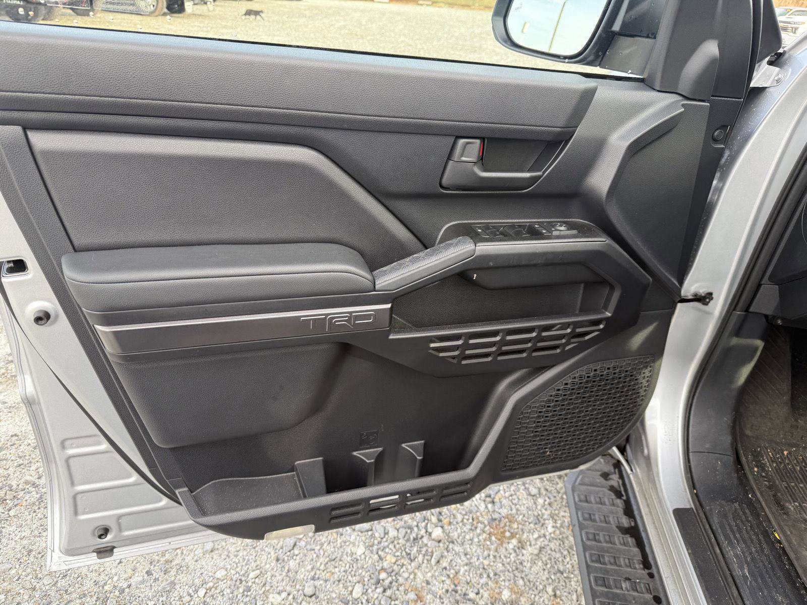 Used 2025 Toyota 4Runner 4WD image 9