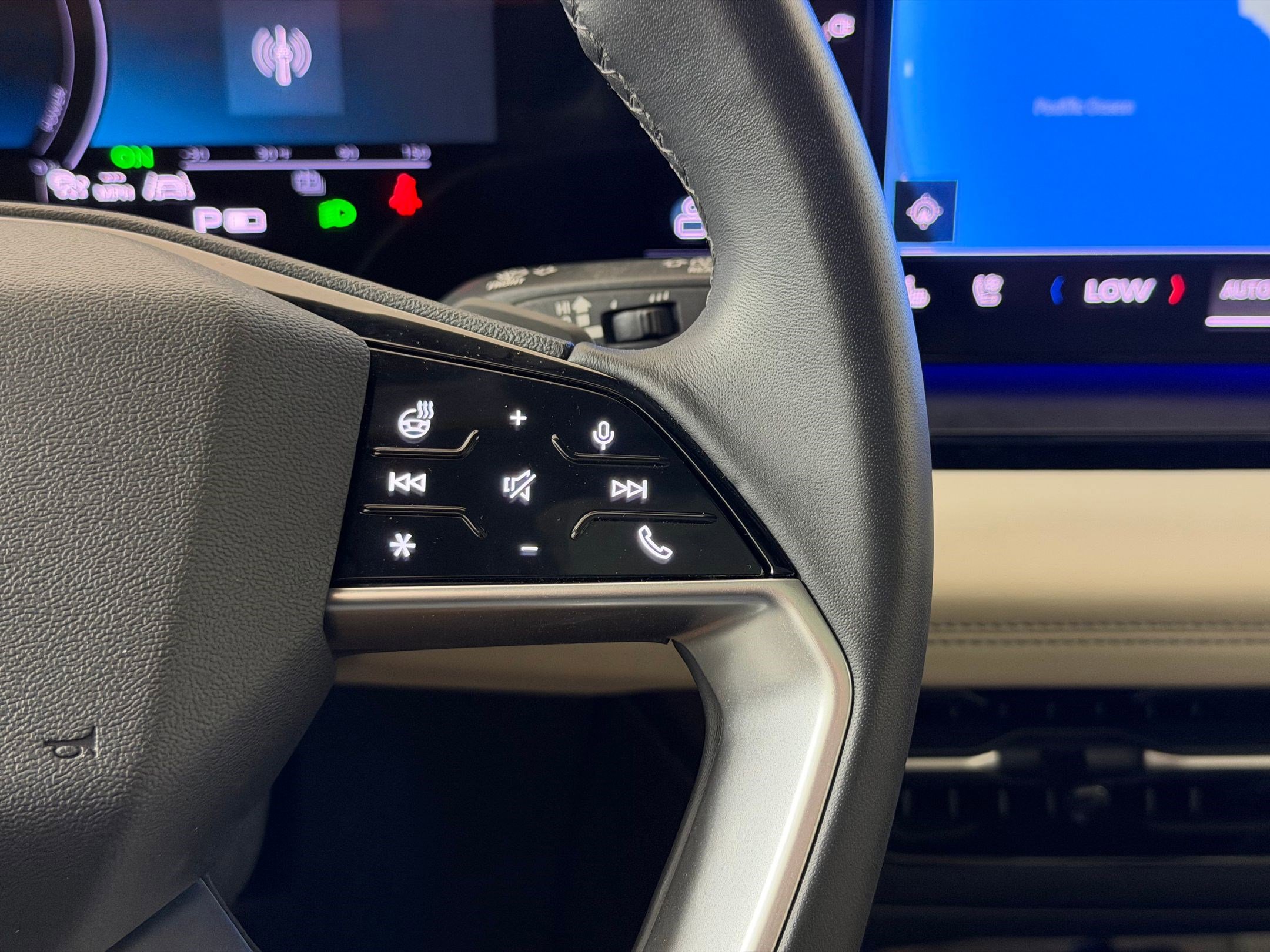 Certified 2025 Audi Q6 e-tron Prestige w/ Beige Warm Weather Package image 28