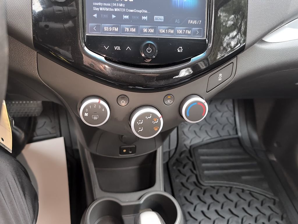 Used 2014 Chevrolet Spark LT image 17