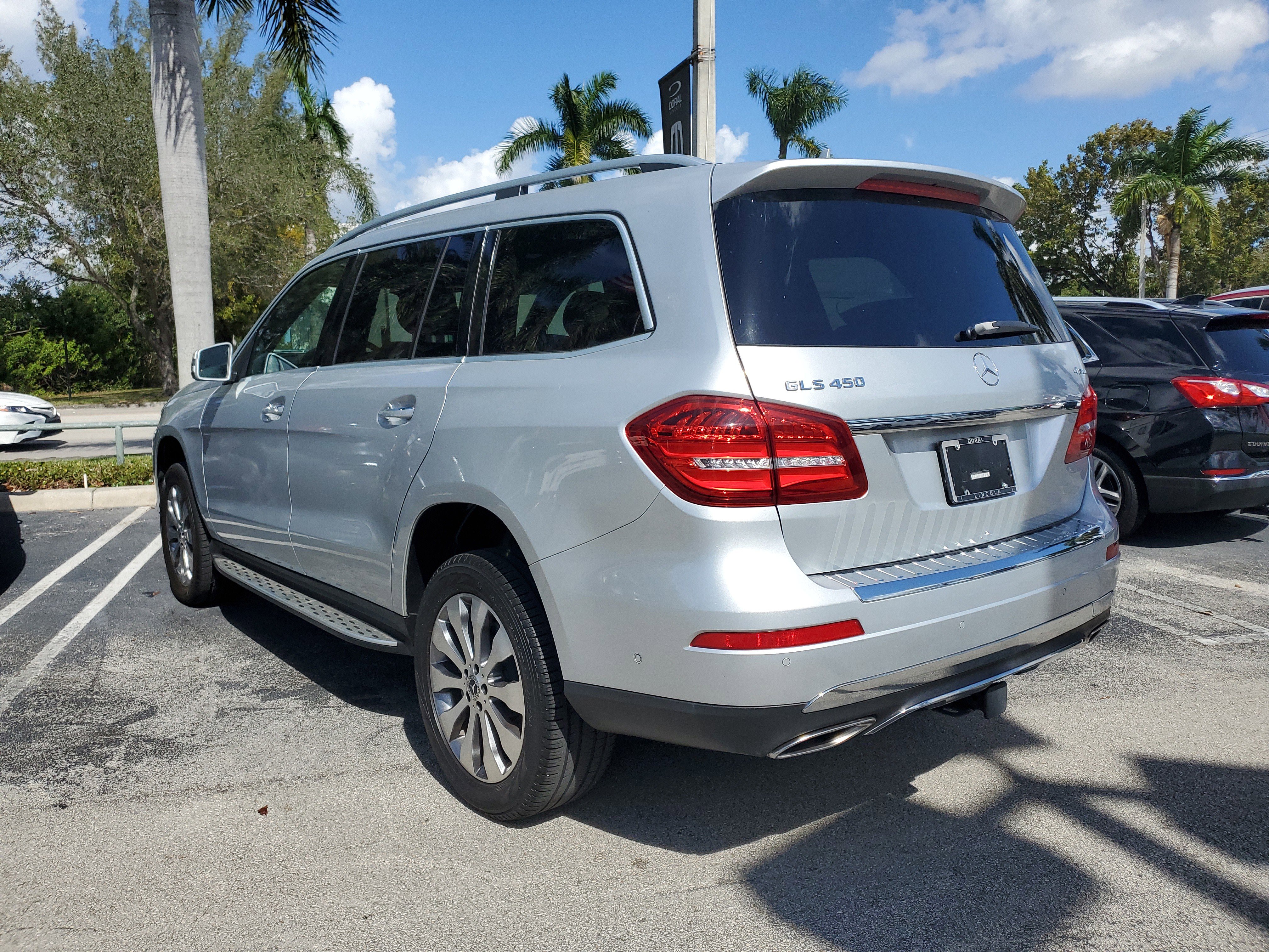 Used 2019 Mercedes-Benz GLS 450 4MATIC image 4