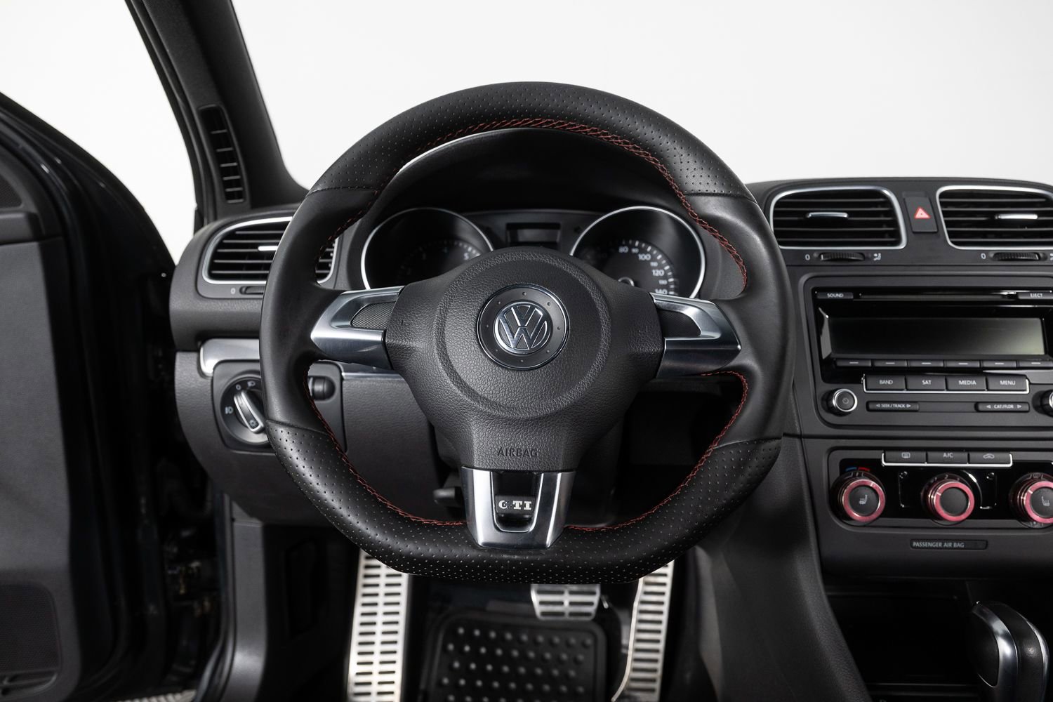 Used 2013 Volkswagen Golf 4-Door image 29