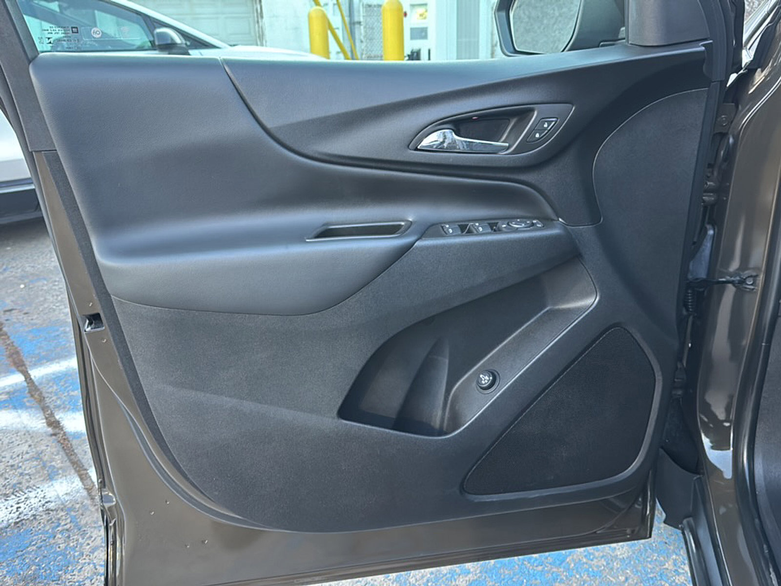 Used 2023 Chevrolet Equinox LT image 15