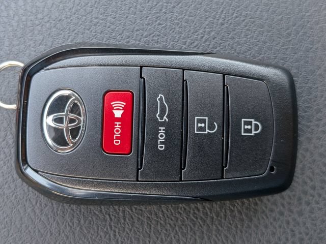Used 2026 Toyota Camry SE AWD/4WD image 27