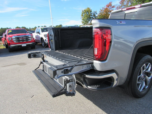 Used 2023 GMC Sierra 1500 SLT w/ SLT Premium Plus Package AWD/4WD image 34