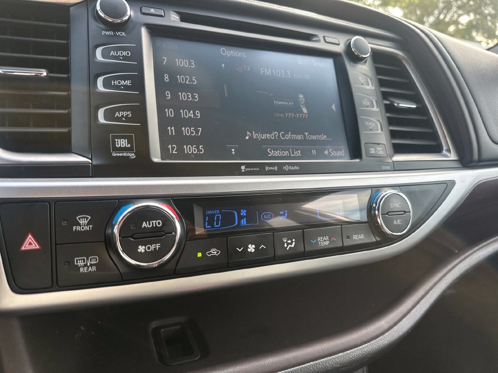 Used 2016 Toyota Highlander Limited AWD/4WD image 46