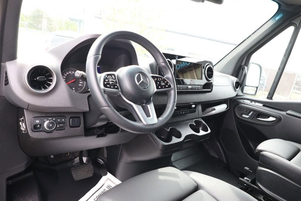 Used 2023 Mercedes-Benz Sprinter 2500 image 11