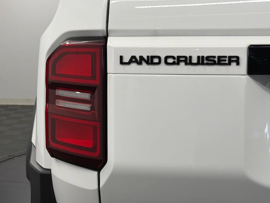 Used 2027 Toyota Land Cruiser AWD/4WD image 13