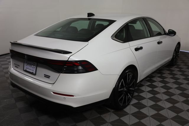 Used 2023 Honda Accord Touring image 8