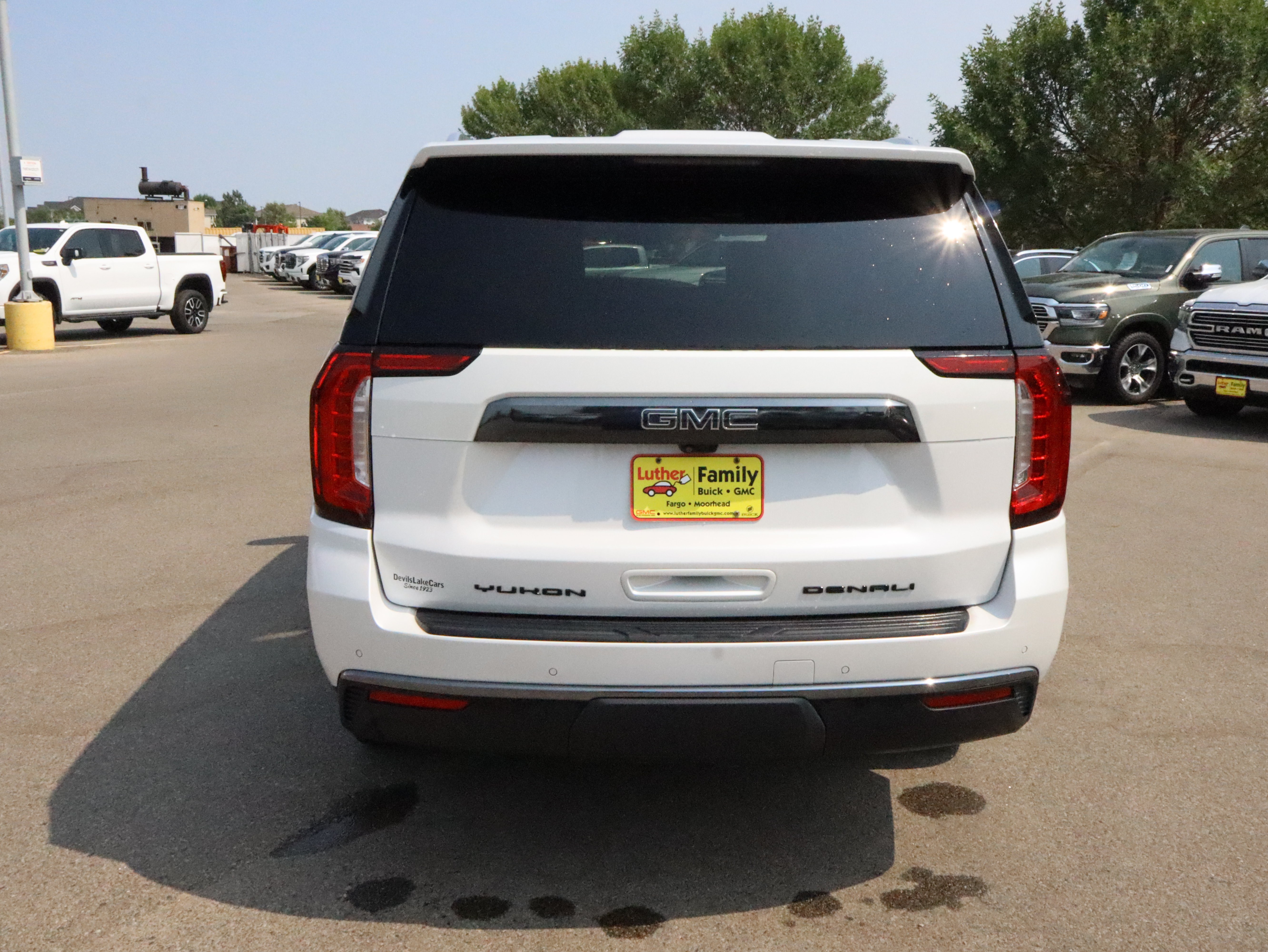 Used 2024 GMC Yukon Denali Ultimate AWD/4WD image 6