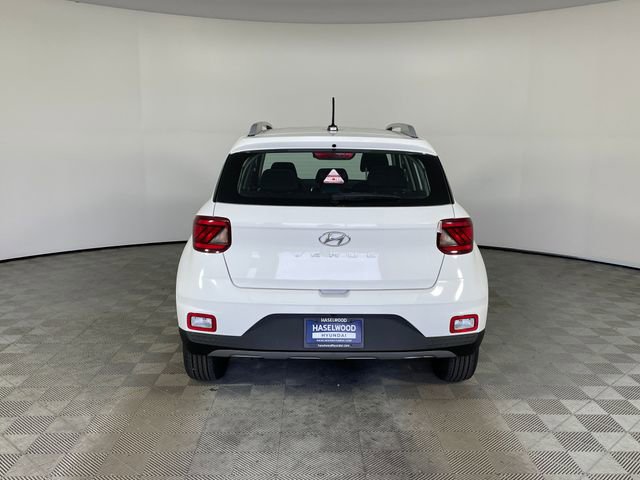 New 2026 Hyundai Venue SEL FWD image 18