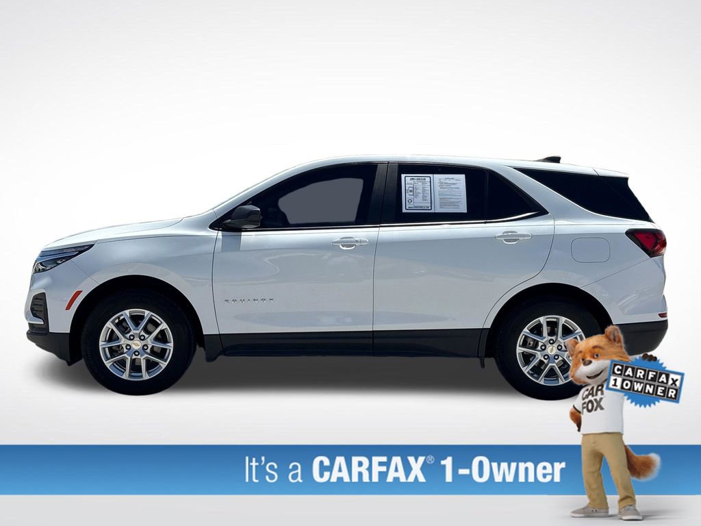 Used 2022 Chevrolet Equinox LS w/ LS Convenience Package AWD/4WD image 2
