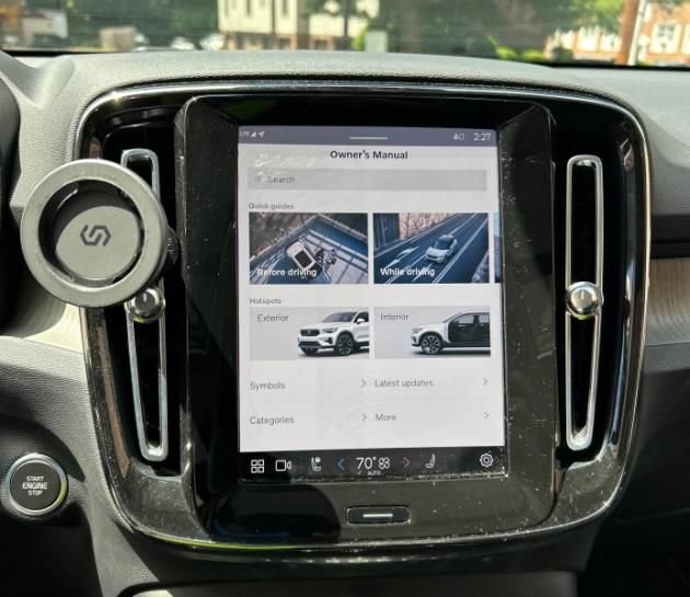 Certified 2023 Volvo XC40 B5 Plus w/ Driver Assist Package AWD/4WD image 5