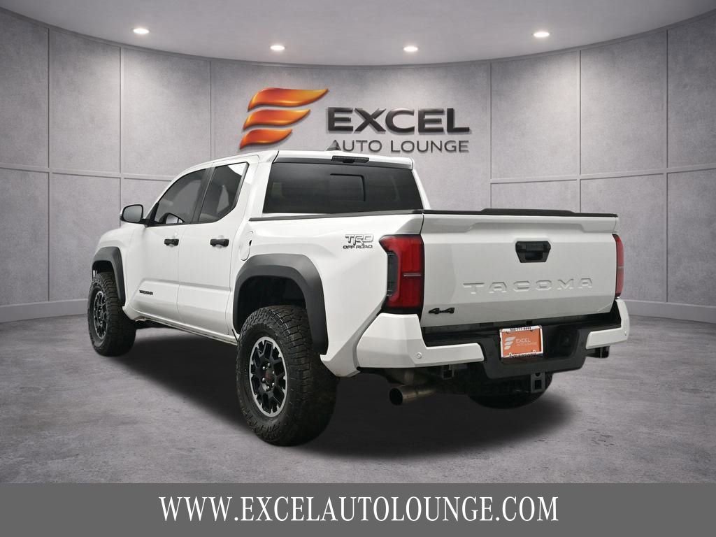 Used 2025 Toyota Tacoma TRD Off-Road w/ TRD Off Road Upgrade Package image 4