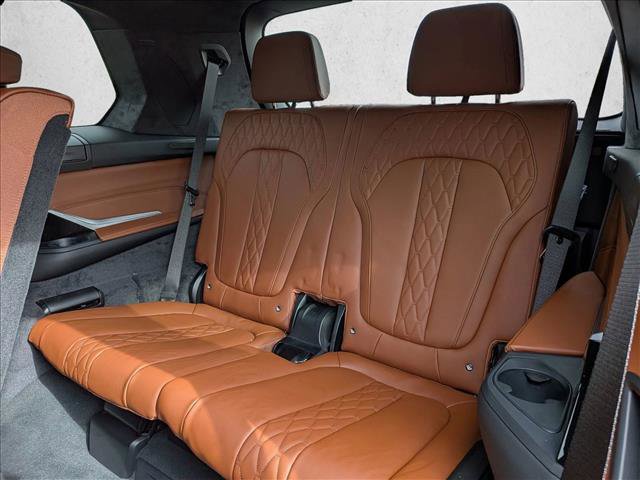 New 2026 BMW X7 M60i image 18