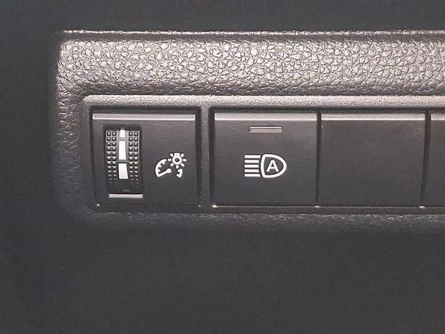 Used 2023 Toyota Corolla LE FWD image 23