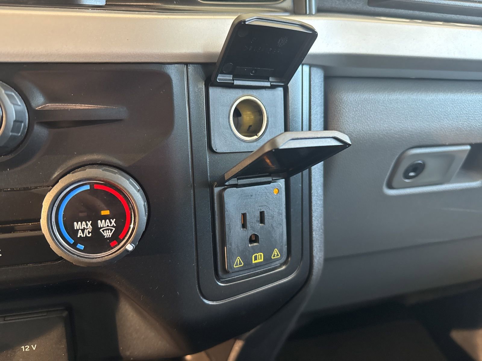 Used 2025 Ford F250 XLT image 28