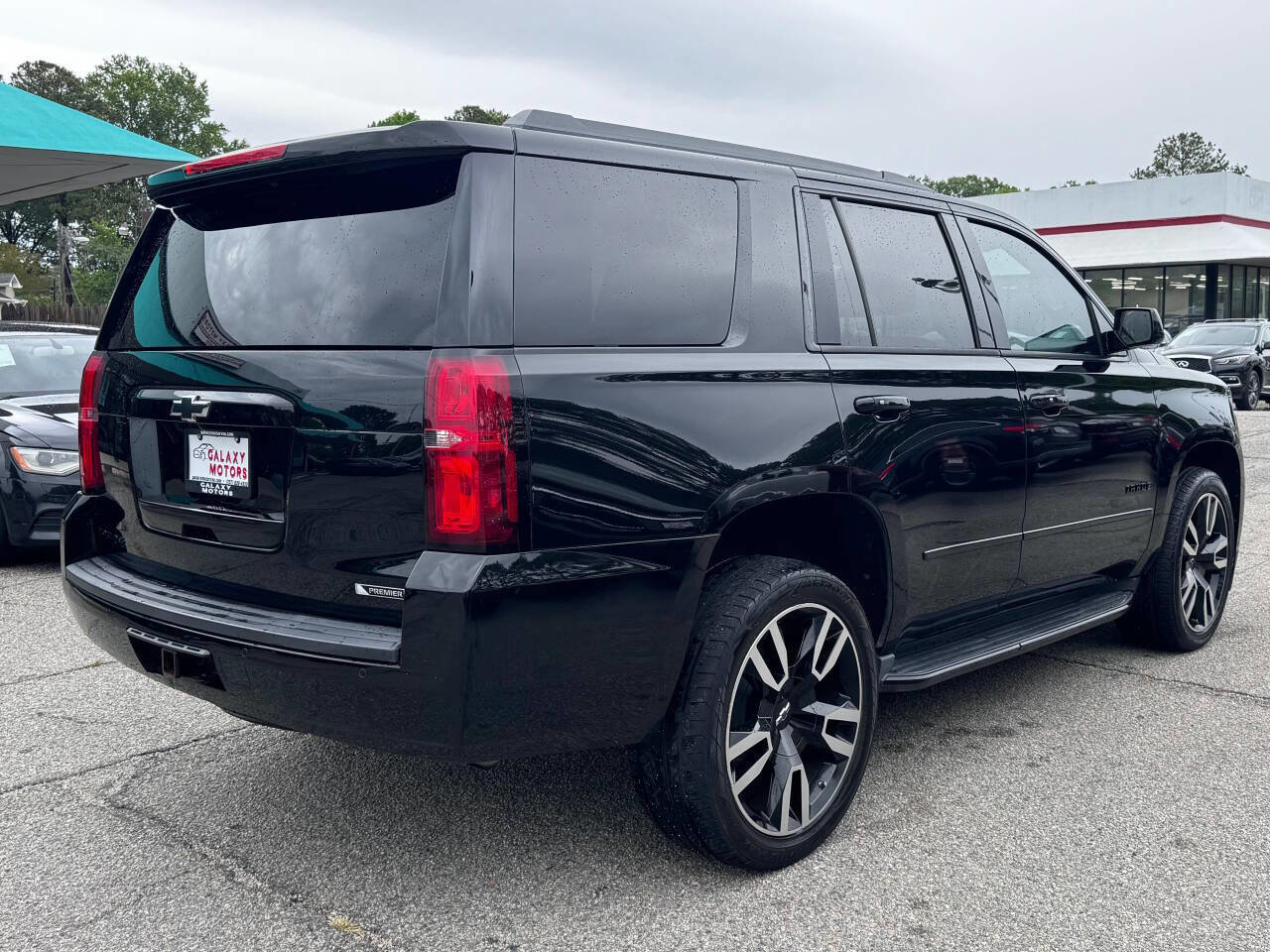 Used 2018 Chevrolet Tahoe Premier AWD/4WD image 3
