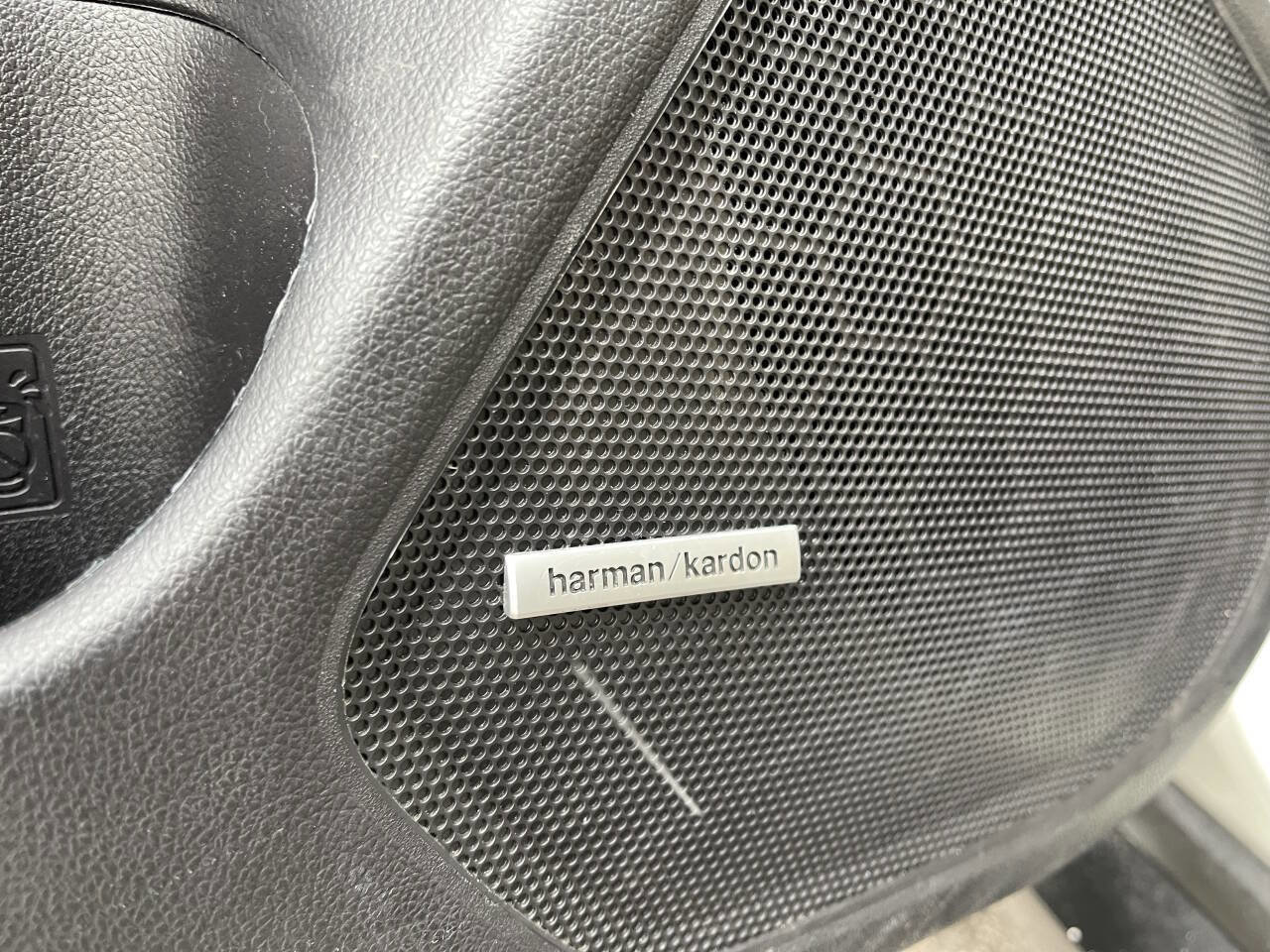 Used 2017 Subaru Outback 3.6R Limited image 17