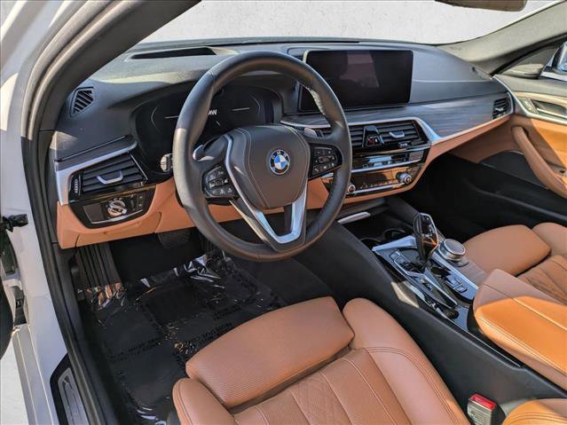 Used 2023 BMW 530e w/ Premium Package image 10