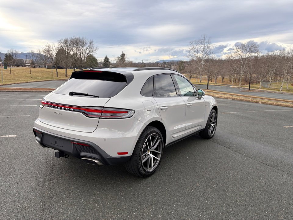 Certified 2026 Porsche Macan image 7