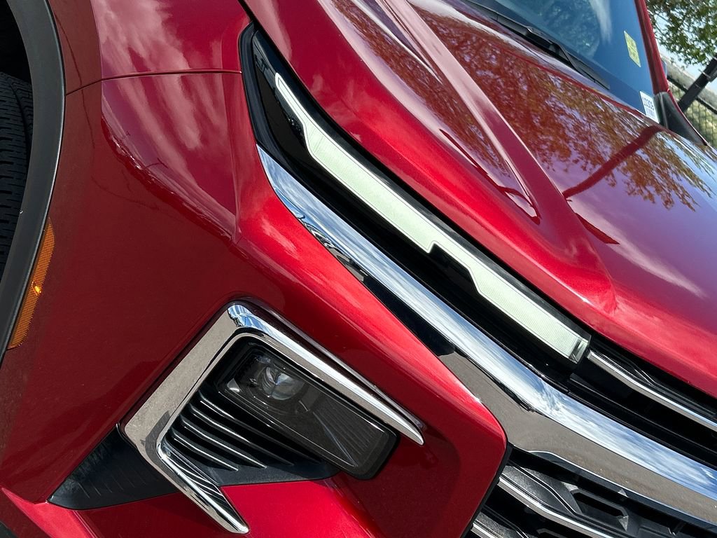 Used 2025 Chevrolet Traverse LT AWD/4WD image 24