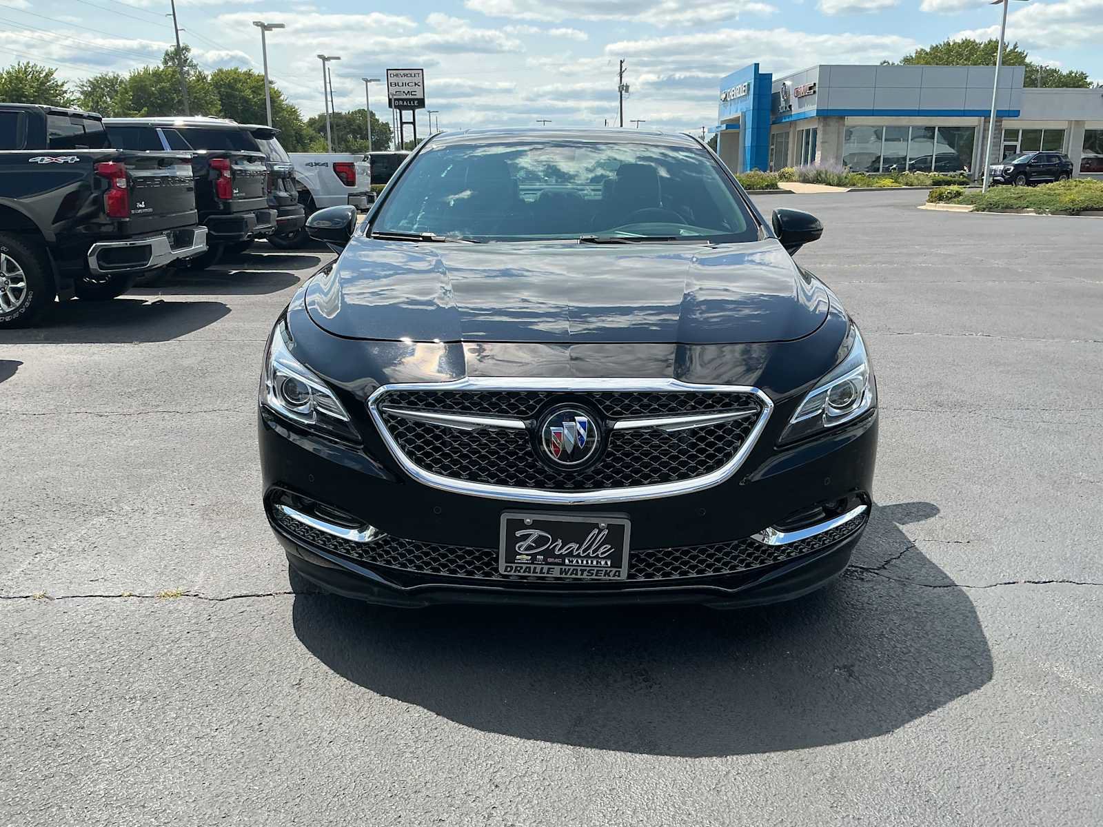 Used 2019 Buick LaCrosse Avenir w/ Driver Confidence Package II AWD/4WD image 2