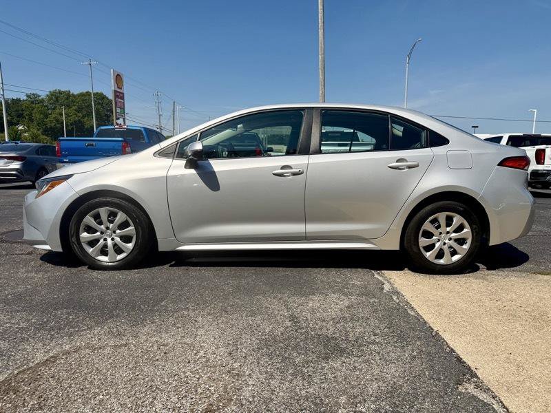 Used 2023 Toyota Corolla LE FWD image 5