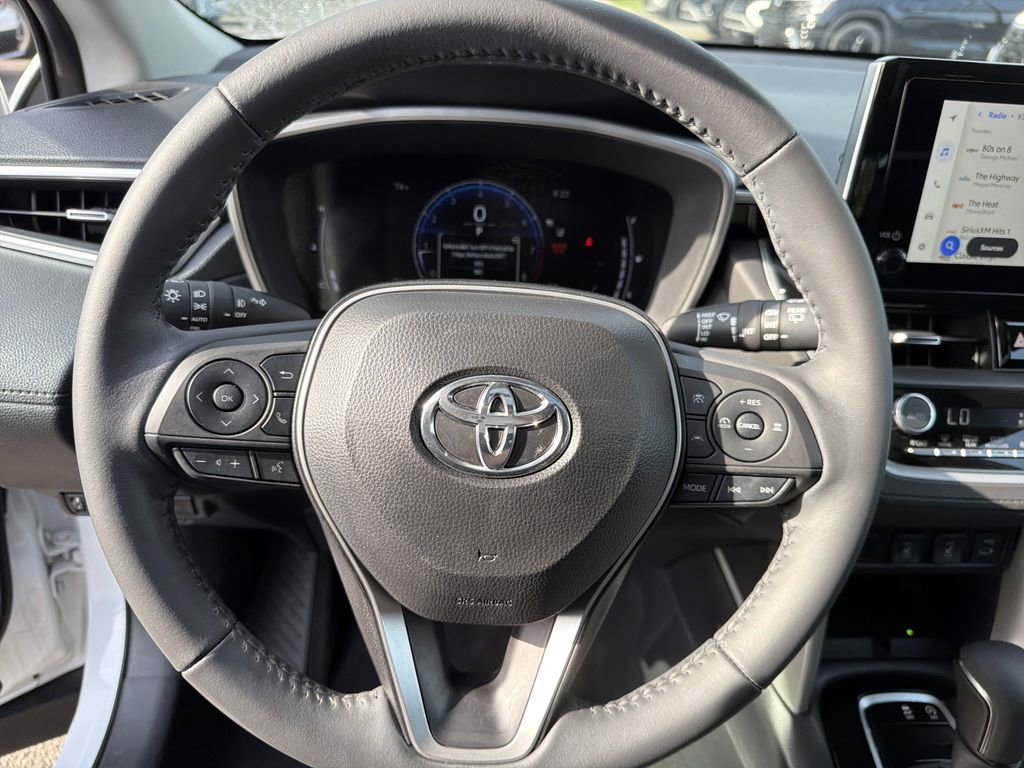 Used 2024 Toyota Corolla Cross XLE w/ Convenience Package FWD image 24