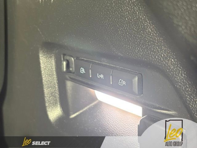 Used 2022 Ford Explorer Limited w/ Equipment Group 301A AWD/4WD image 19
