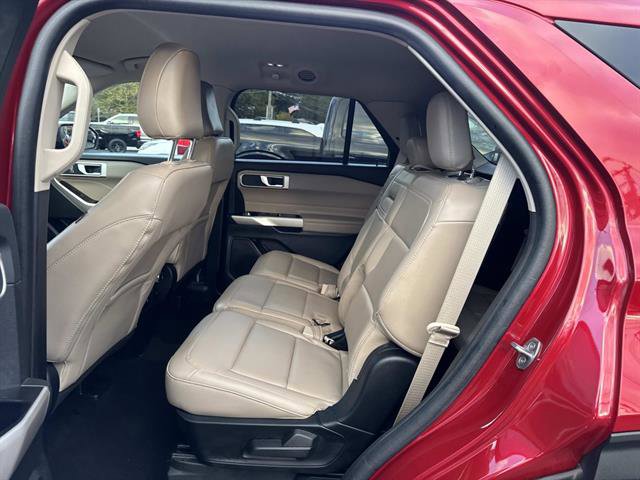 Used 2023 Ford Explorer XLT w/ Equipment Group 202A AWD/4WD image 28