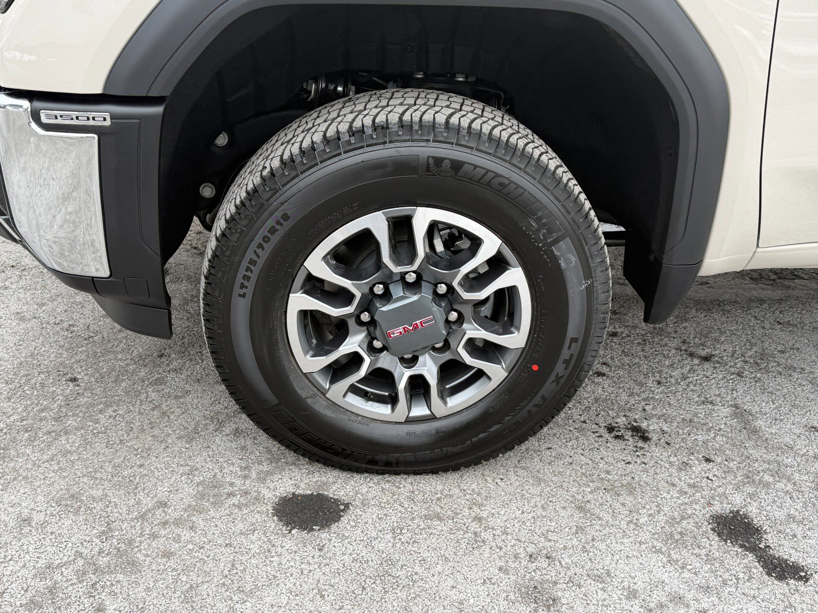 New 2026 GMC Sierra 3500 SLE image 9