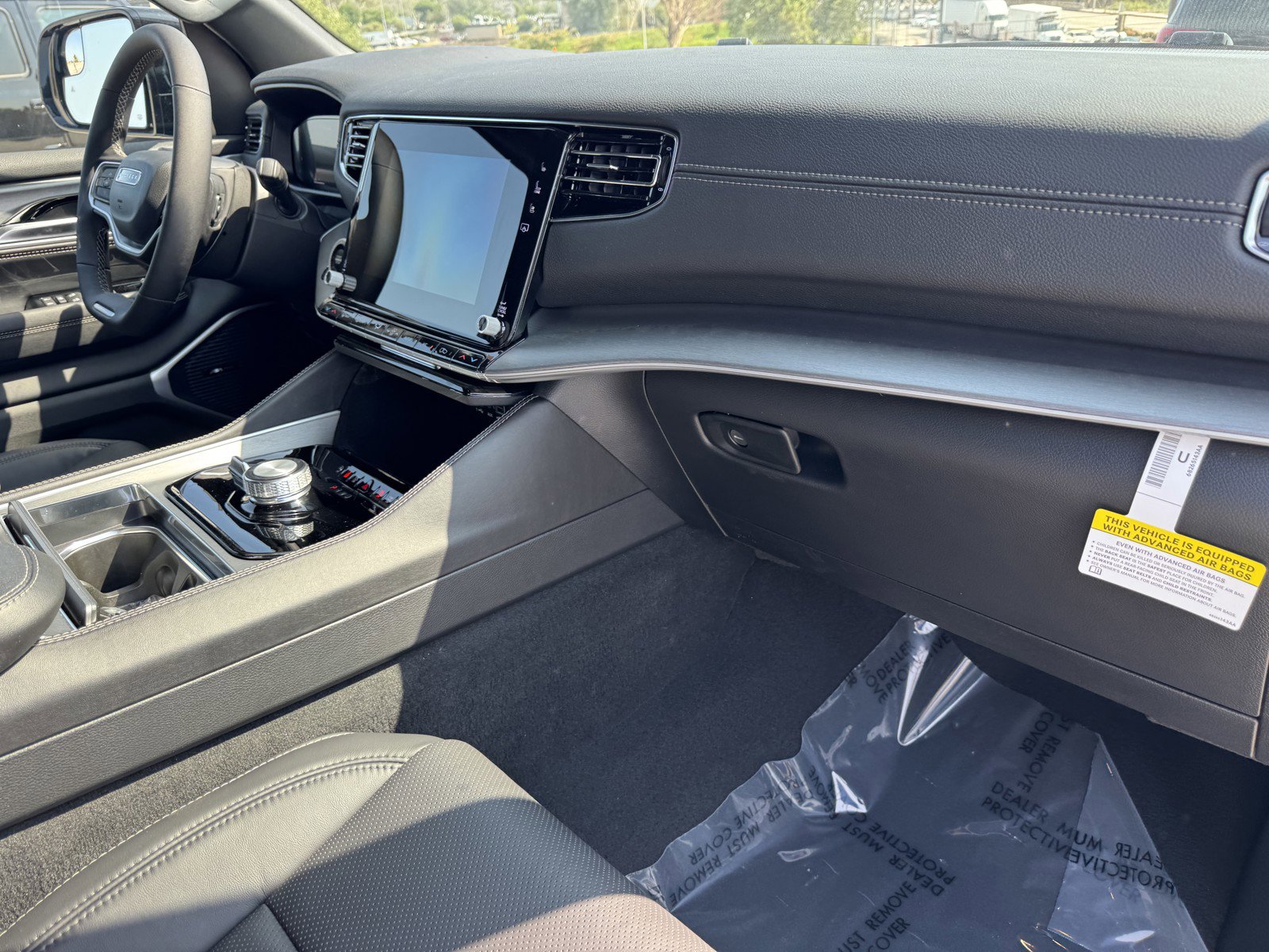 New 2025 Jeep Wagoneer L Series II w/ Premium Group I image 7