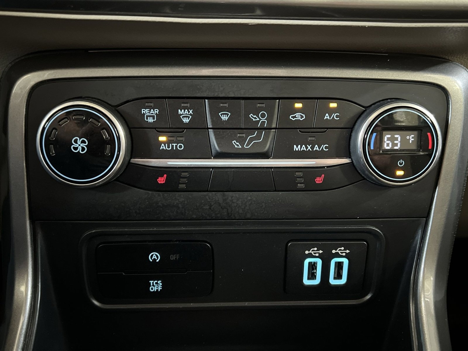 Used 2020 Ford EcoSport SE w/ SE Convenience Package image 21