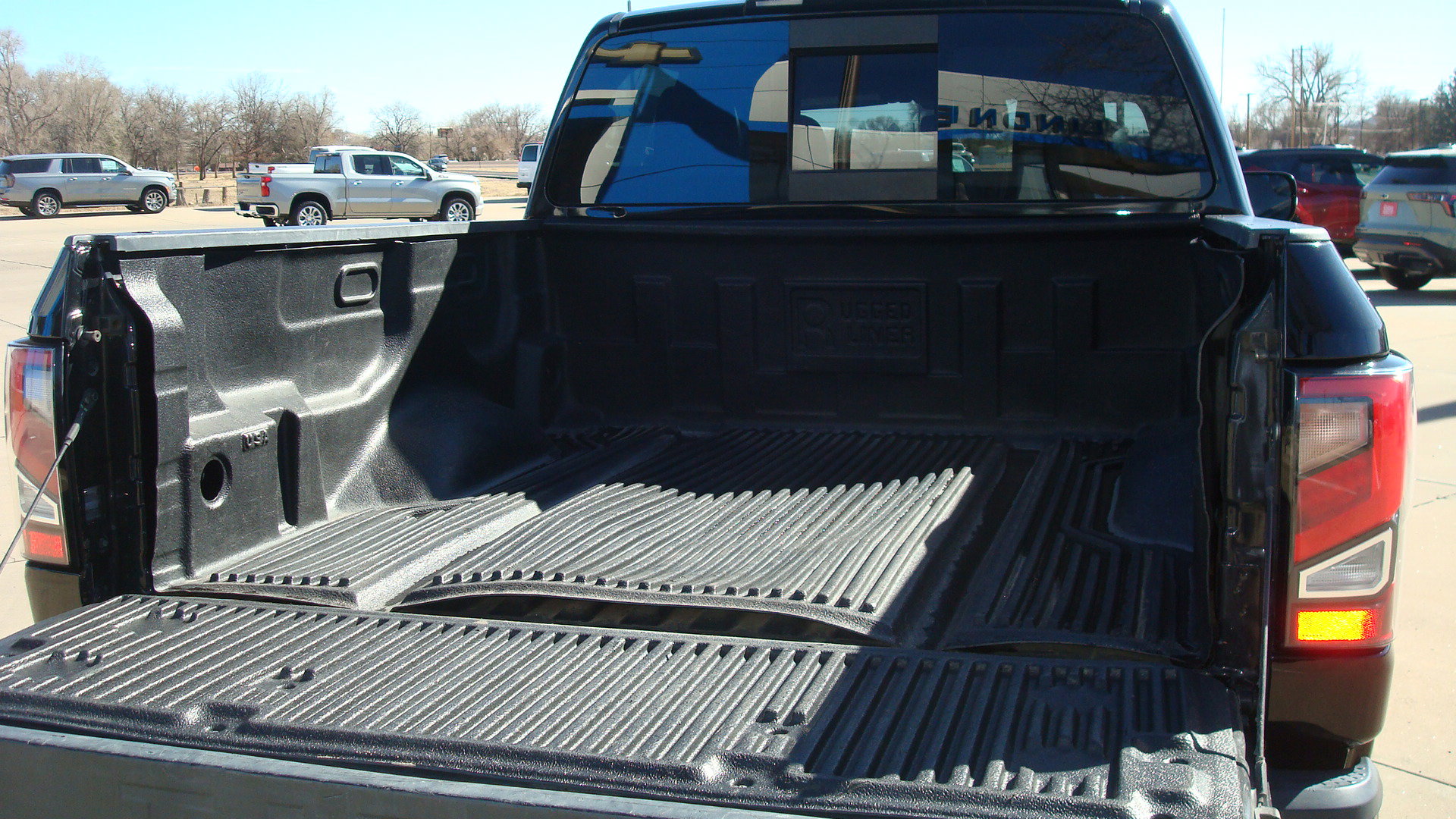 Used 2021 Nissan Titan Platinum Reserve w/ Moonroof Package image 14