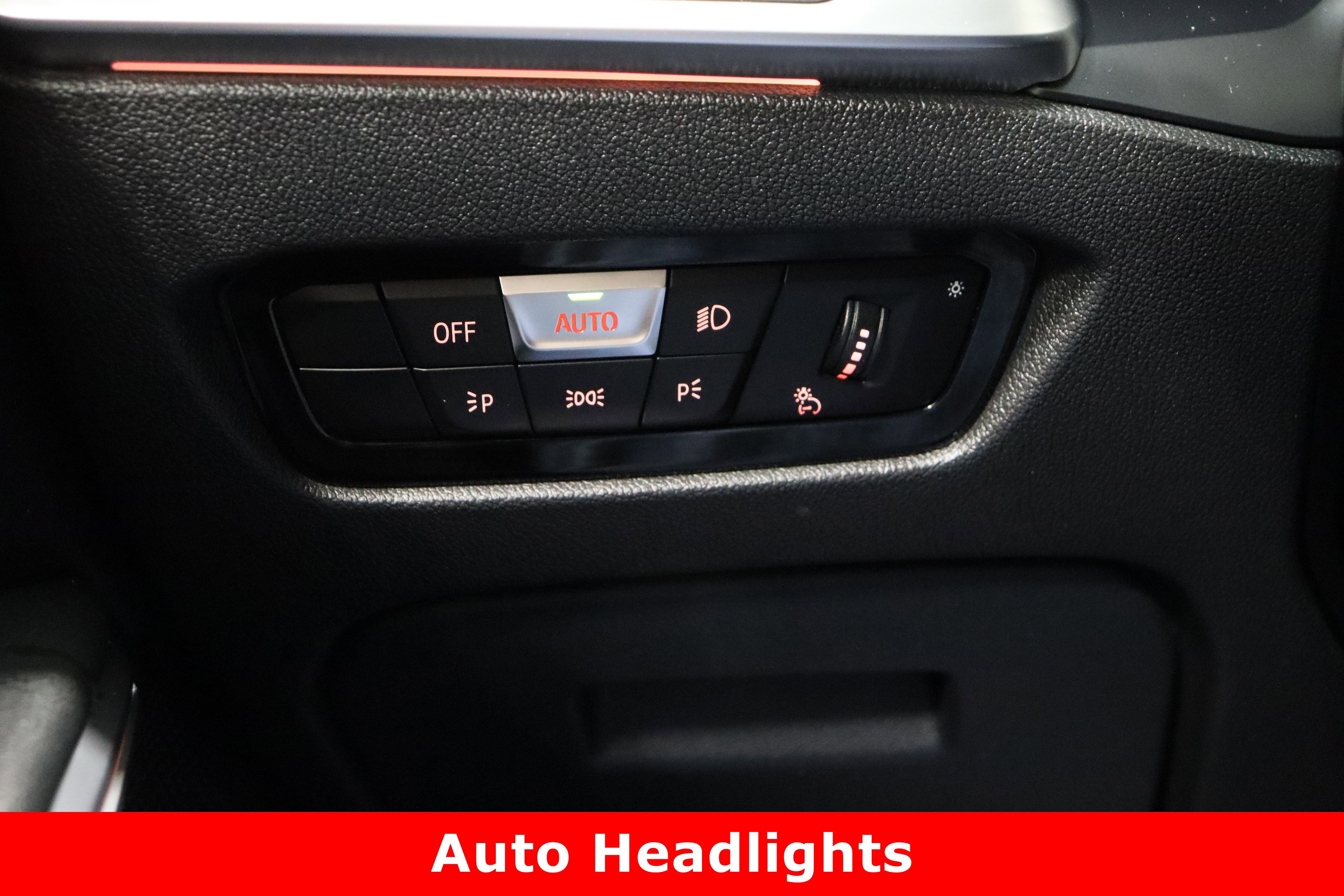 Used 2020 BMW 330i Sedan w/ Premium Package image 28