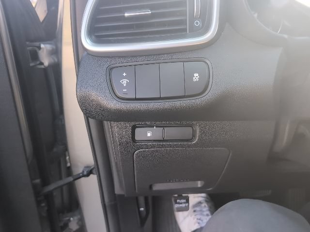 Used 2017 Kia Sorento AWD image 14