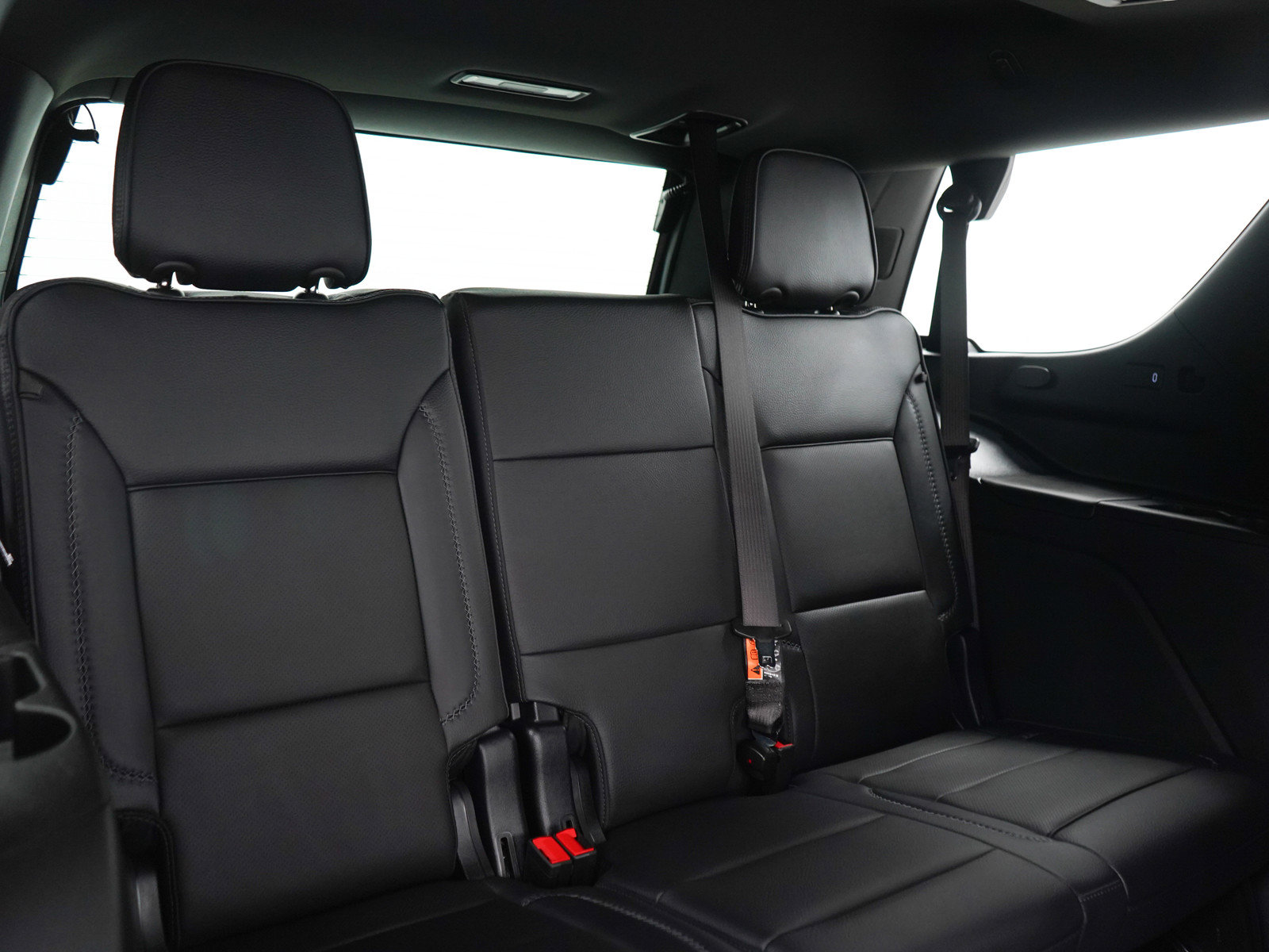 Used 2025 GMC Yukon Denali w/ Sun & Power Step Package AWD/4WD image 13