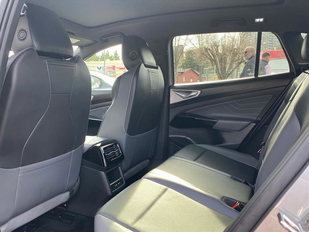 Used 2024 Volkswagen ID.4 S image 17