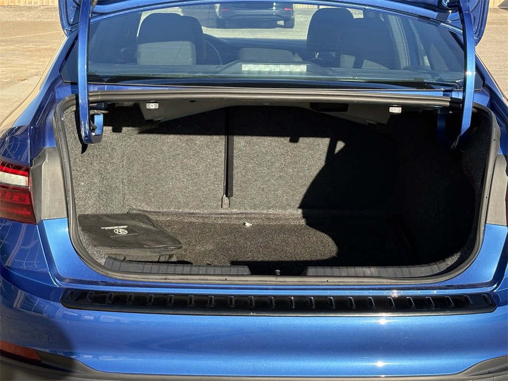 Used 2024 Volkswagen Jetta Sport image 25