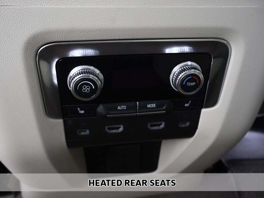 Used 2024 GMC Yukon Denali AWD/4WD image 11
