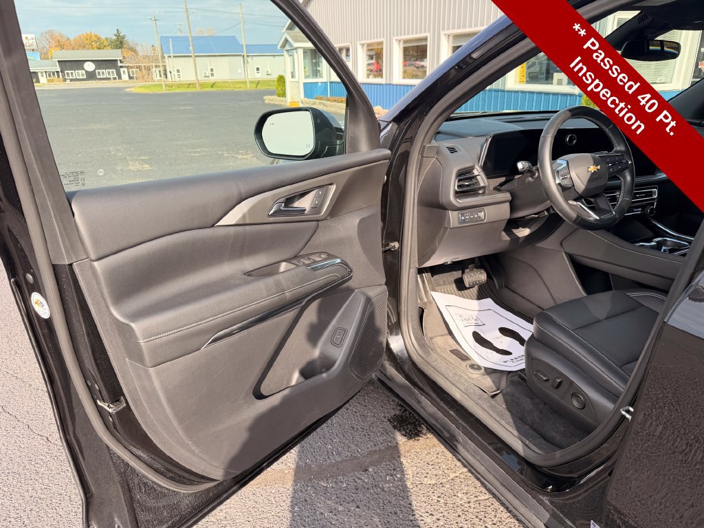 Used 2024 Chevrolet Traverse LT w/ LPO, Floor Liner Package AWD/4WD image 12
