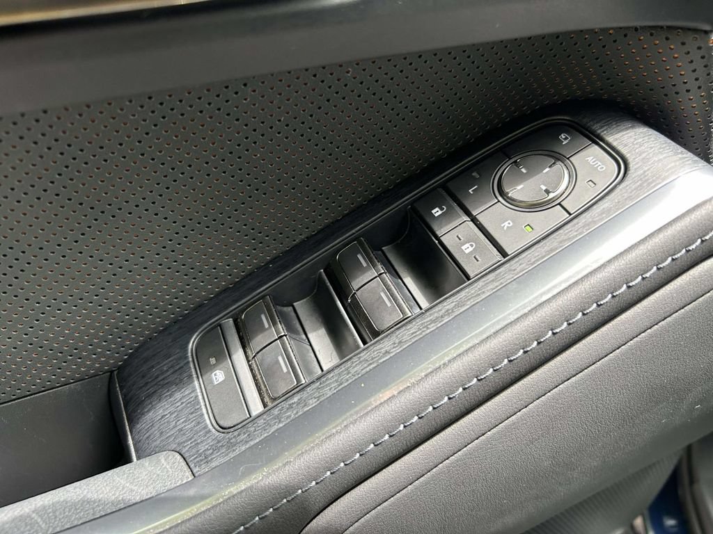 Used 2024 Lexus GX 550 w/ Accessory Package (Z1) AWD/4WD image 11