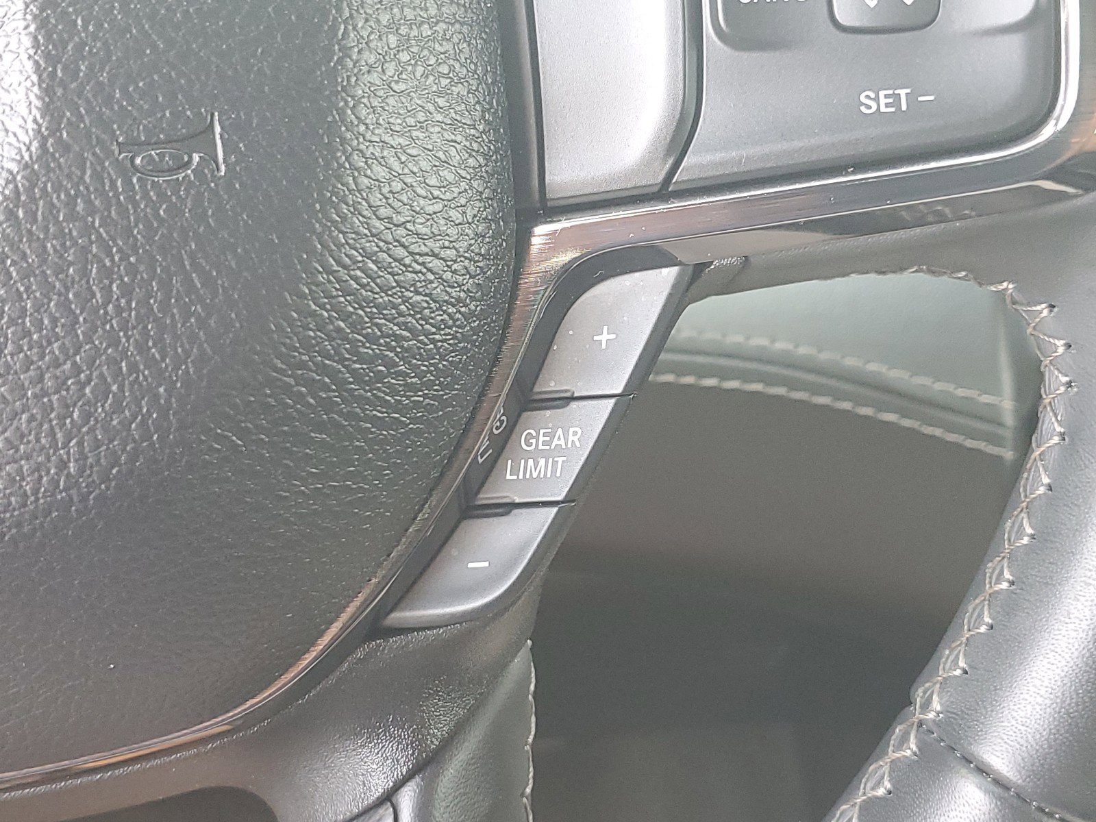 Used 2024 RAM 1500 Limited w/ Body Color Bumper Group image 24