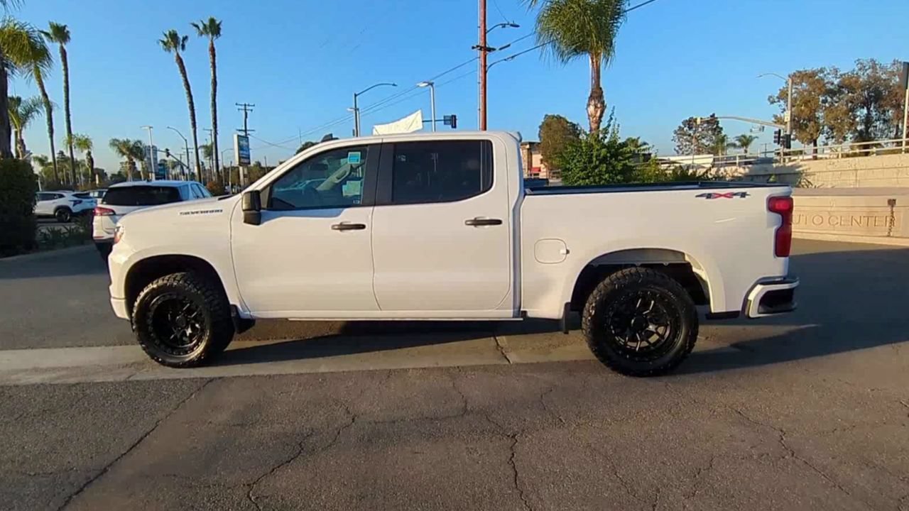 Used 2023 Chevrolet Silverado 1500 Custom AWD/4WD image 5